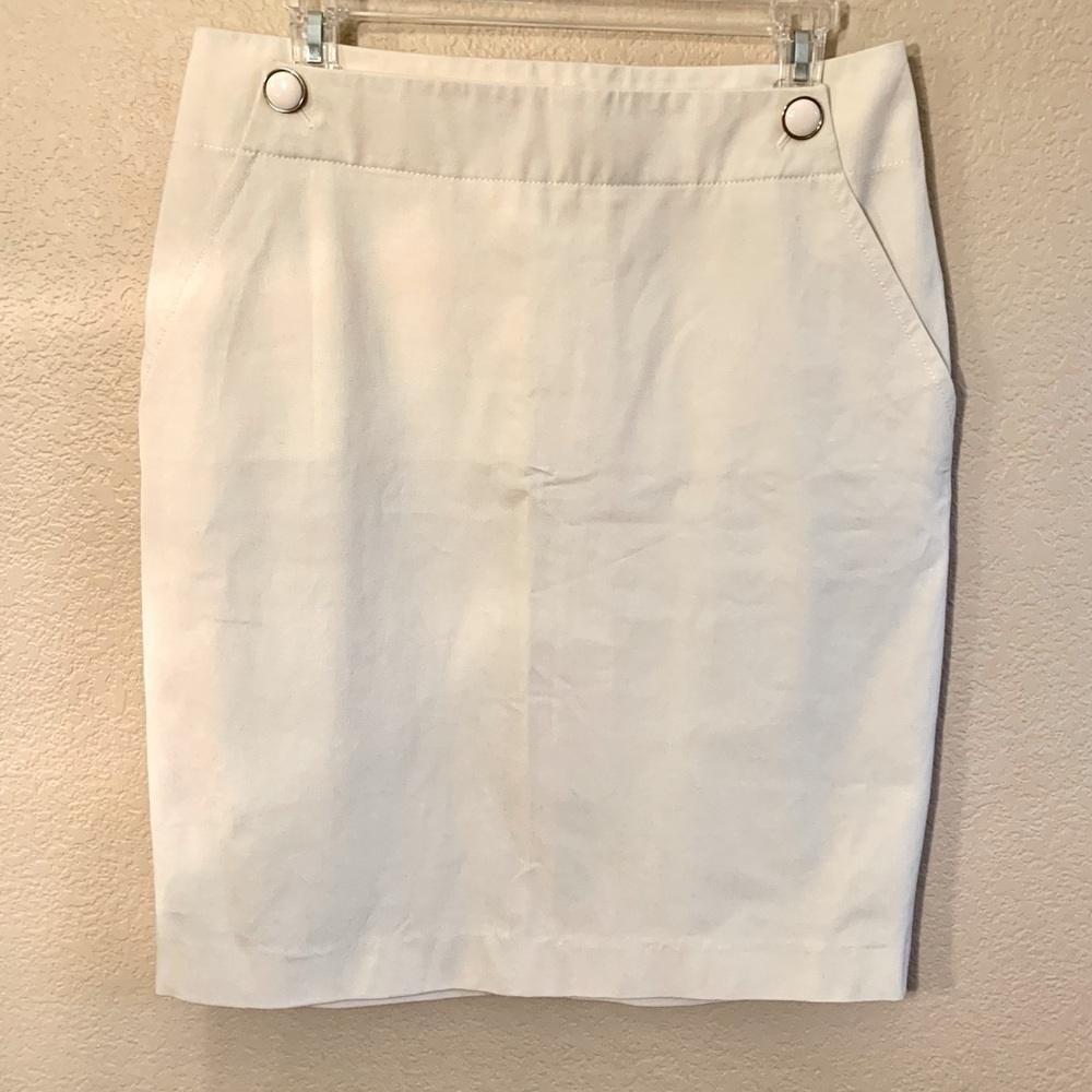 Banana Republic Skirt Sz 12 White Mini Rayon Cotton Spandex Button Detail